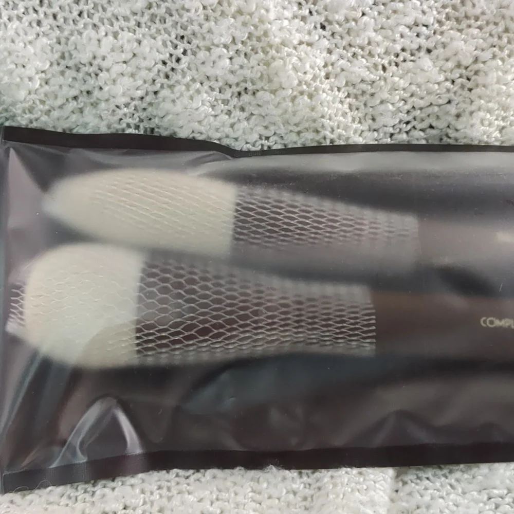 BEAUTY FOR REAL. 2 Piece Brush Set, Complexion/Powder in original sealed packag